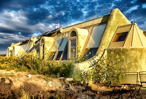 [VIDEO] The Amazing Earthships: Self-Sustaining Homes with Style